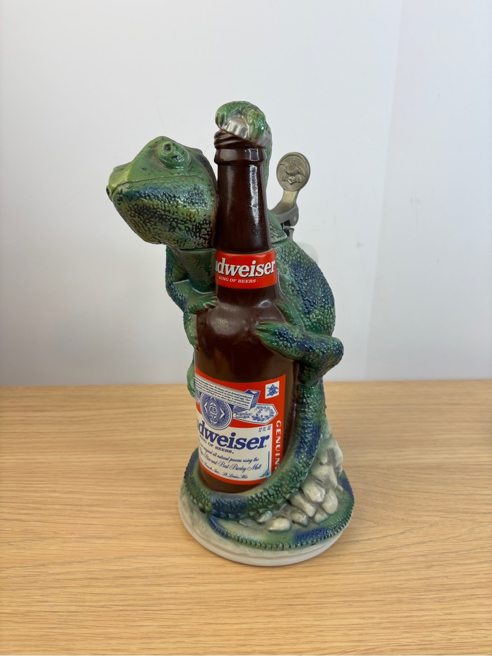 1997 Budweiser "Louie the Lizard" Character lidded stein NO CHIPS